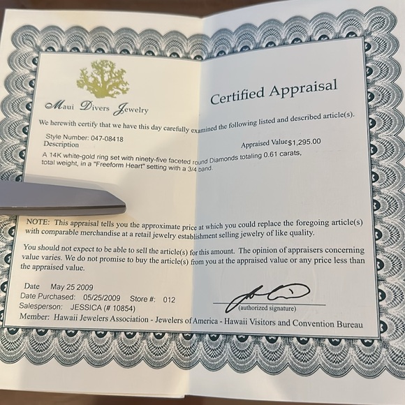 14k Gold Open heart diamond ring - Picture 5 of 6